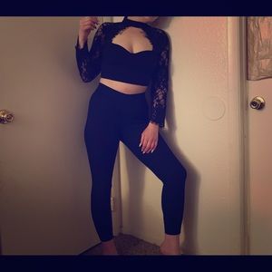 Lace sleeved keyhole crop.